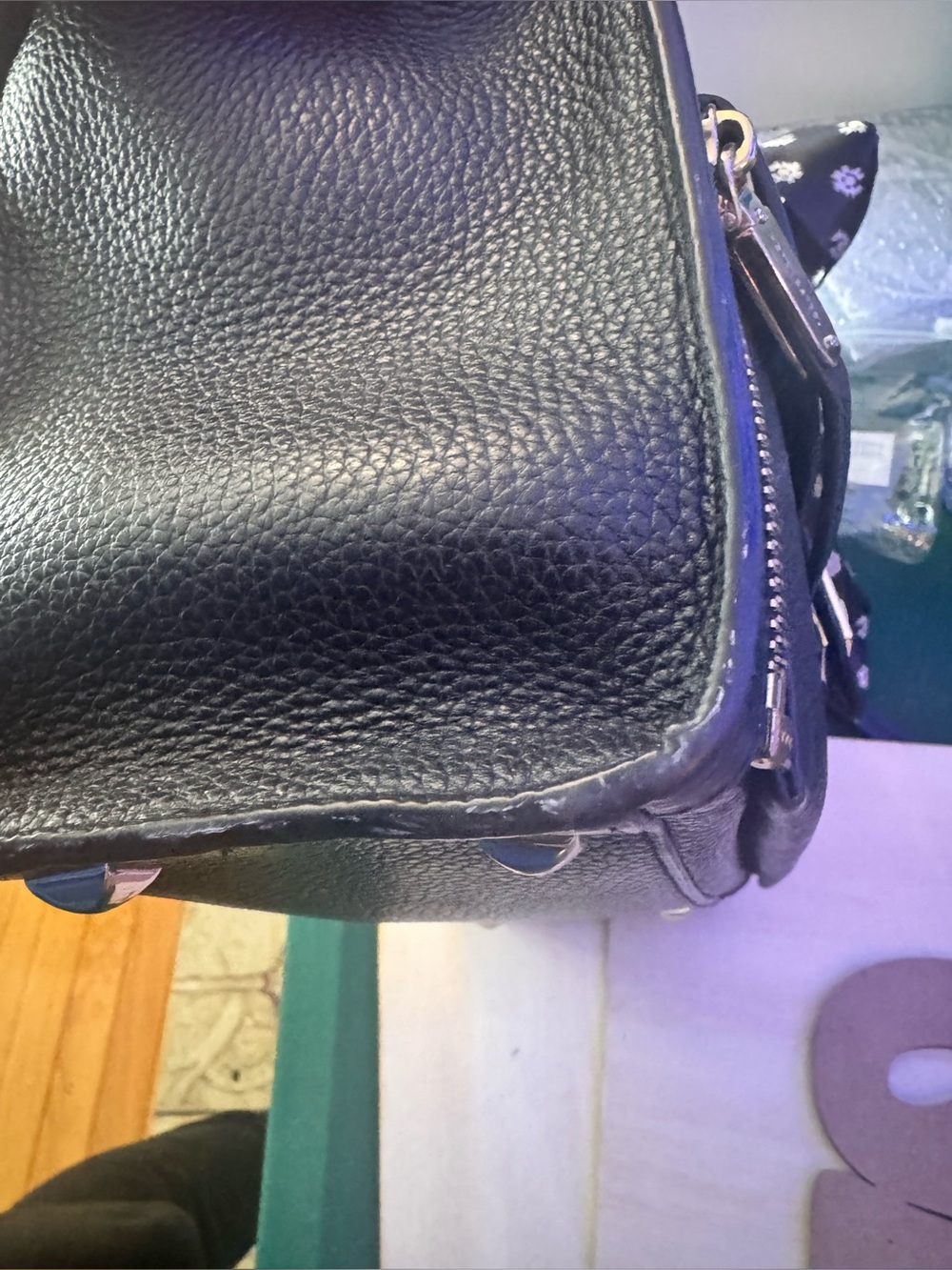 Henri Bendel Leather Black 2 in 1 Satchel w/removable crossbody - Picture 10 of 12